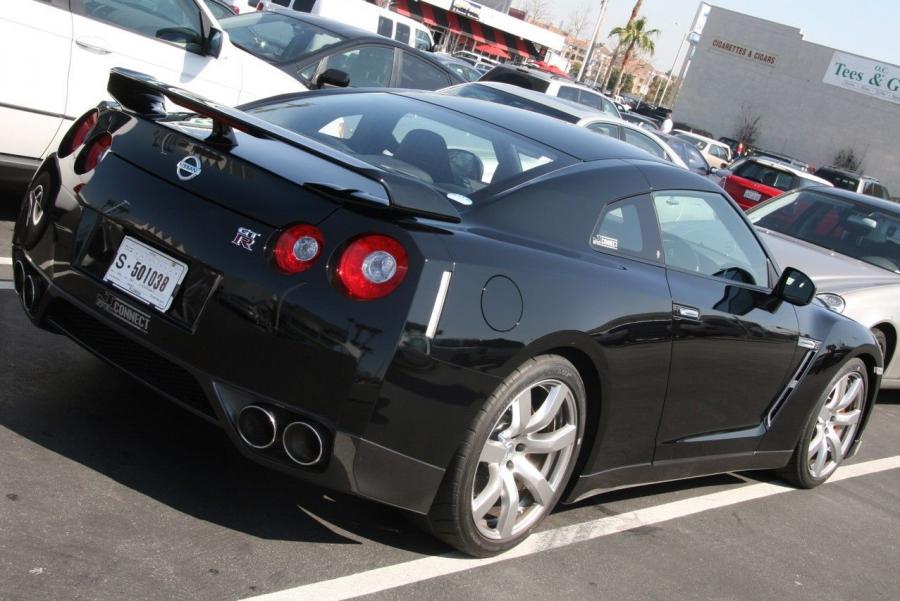  Nissan GT-R 2008 года  (фото 42 из 71)